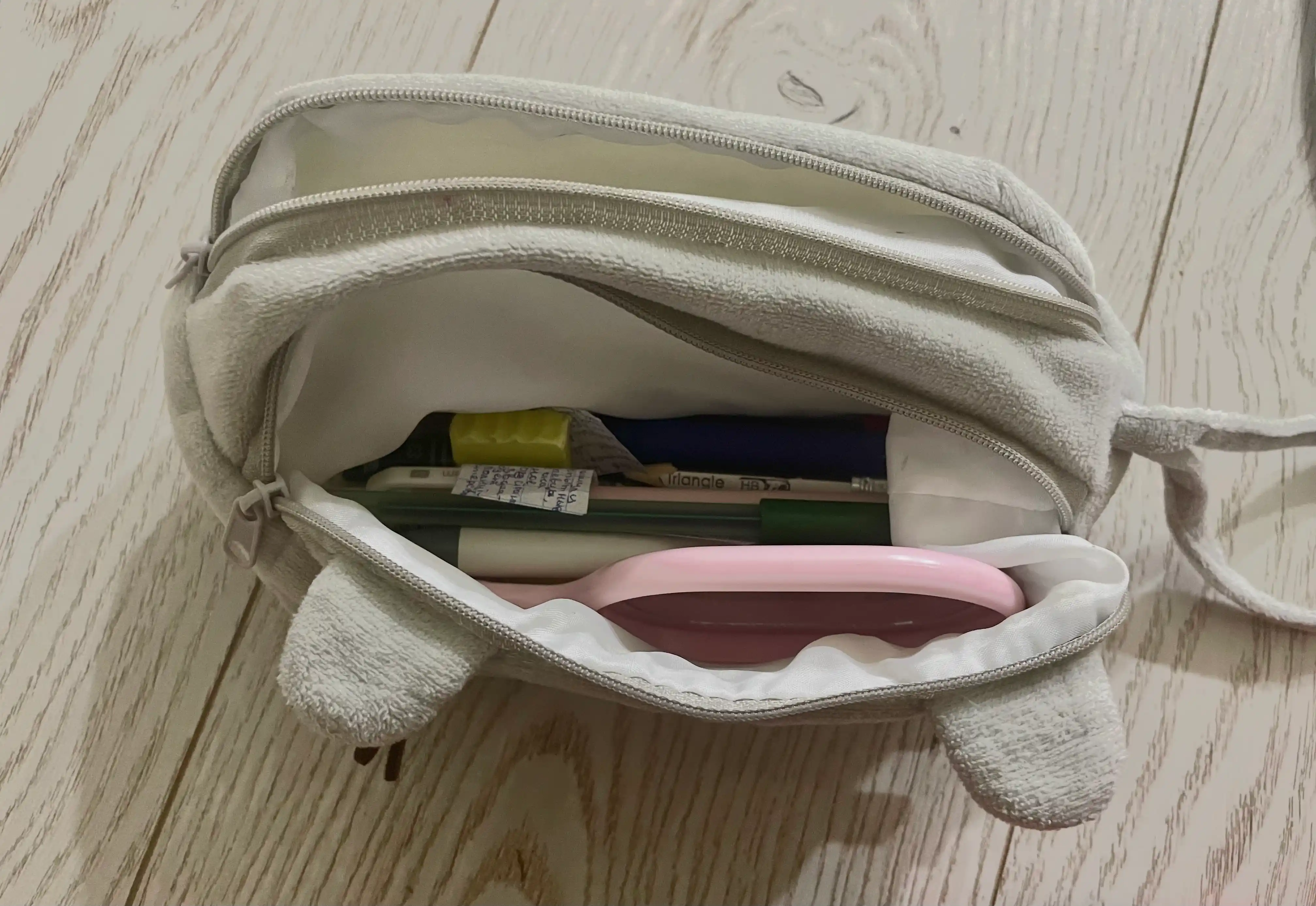 Pusheen mushuklari kolleksiyasi - ryukzak, sumka/kosmetichka, yumshoq penal, shopperi