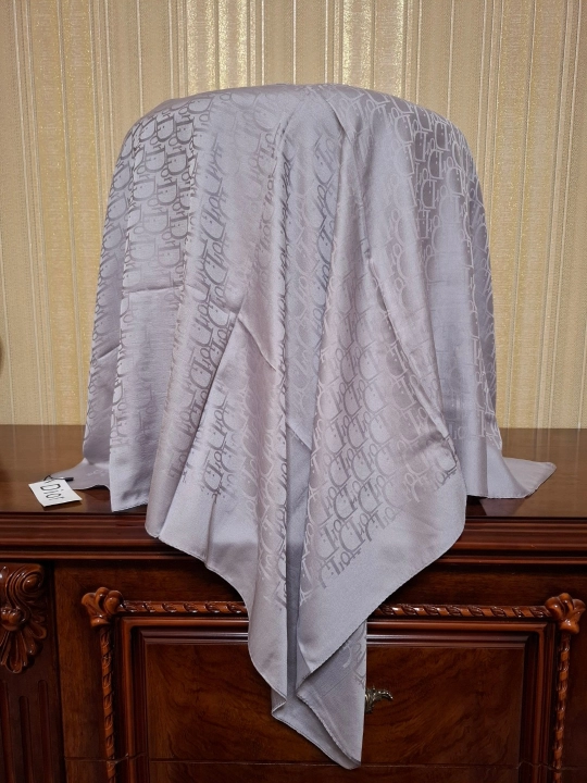 DIOR ipak ro'mol, sharf, hijob 95x95 sm