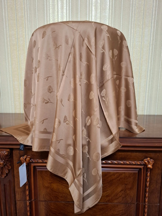 DIOR ipak ro'mol, sharf, hijob 95x95 sm