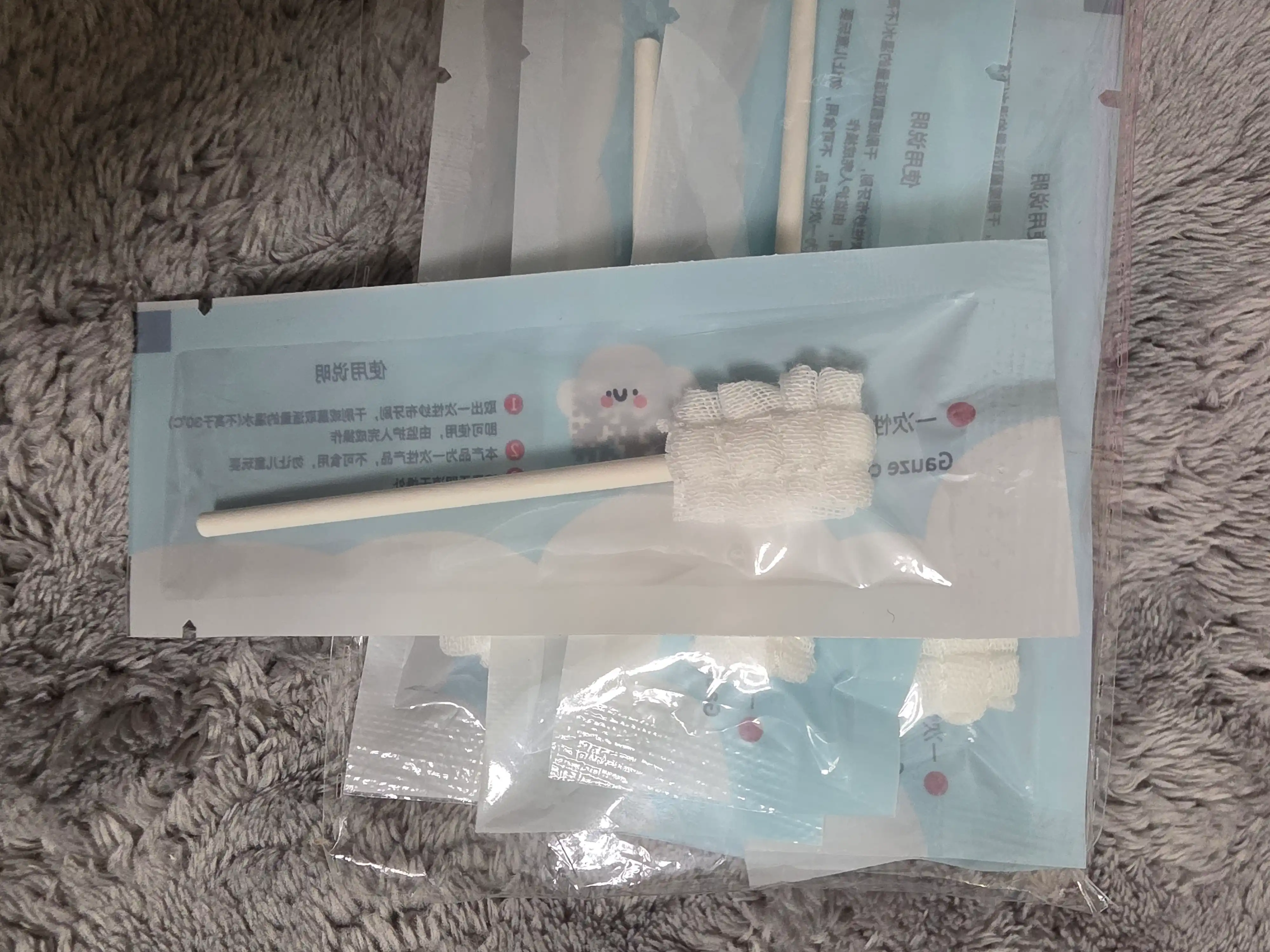 Bolalar uchun bir martalik til va og‘iz bo‘shlig‘i tozalagichi, yumshoq, 5/10 dona