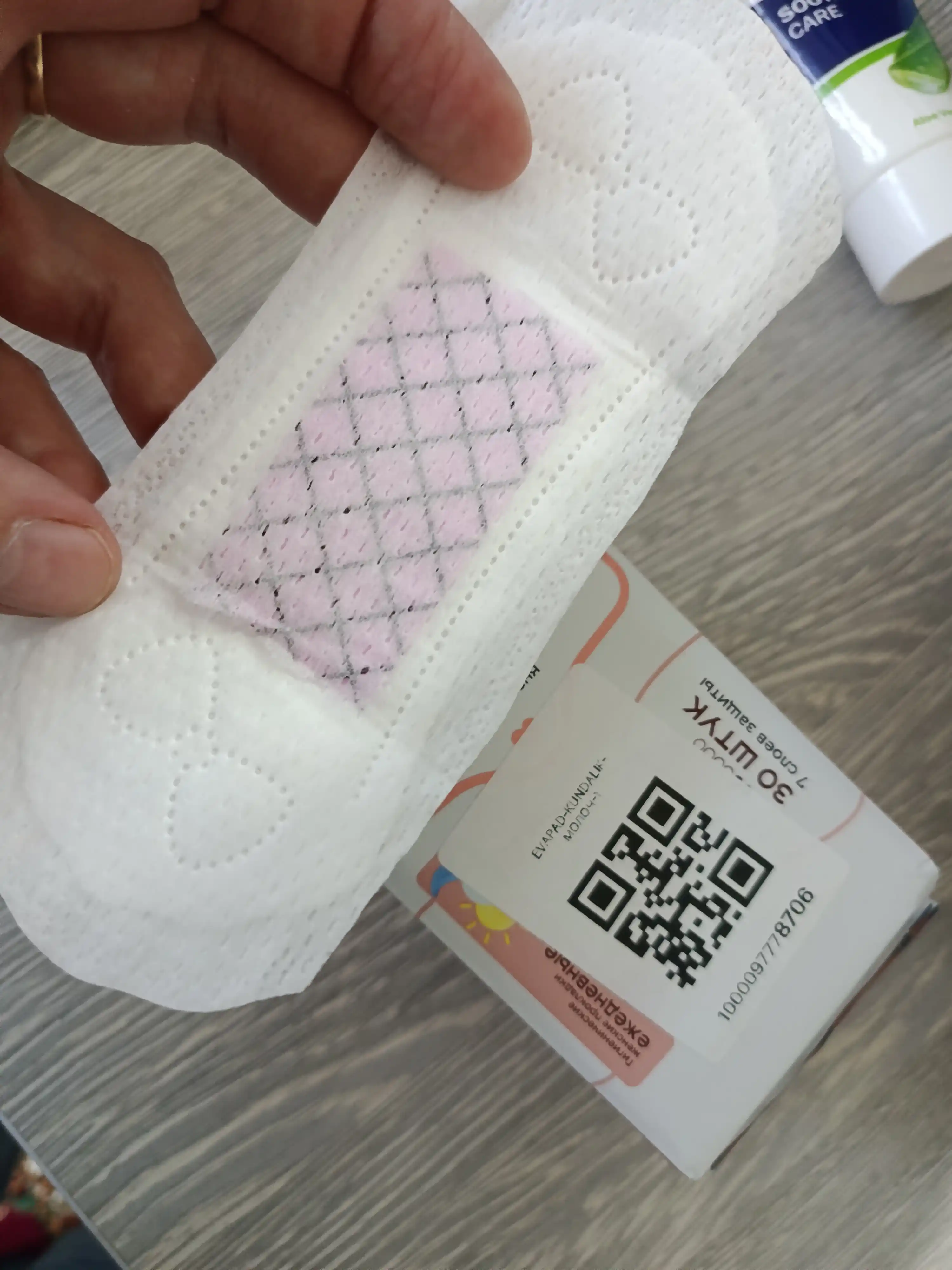 Ayollar uchun kundalik gigiyenik prokladkalar EVA, 30 - 180 dona, ultrayupqa, gipoallergen