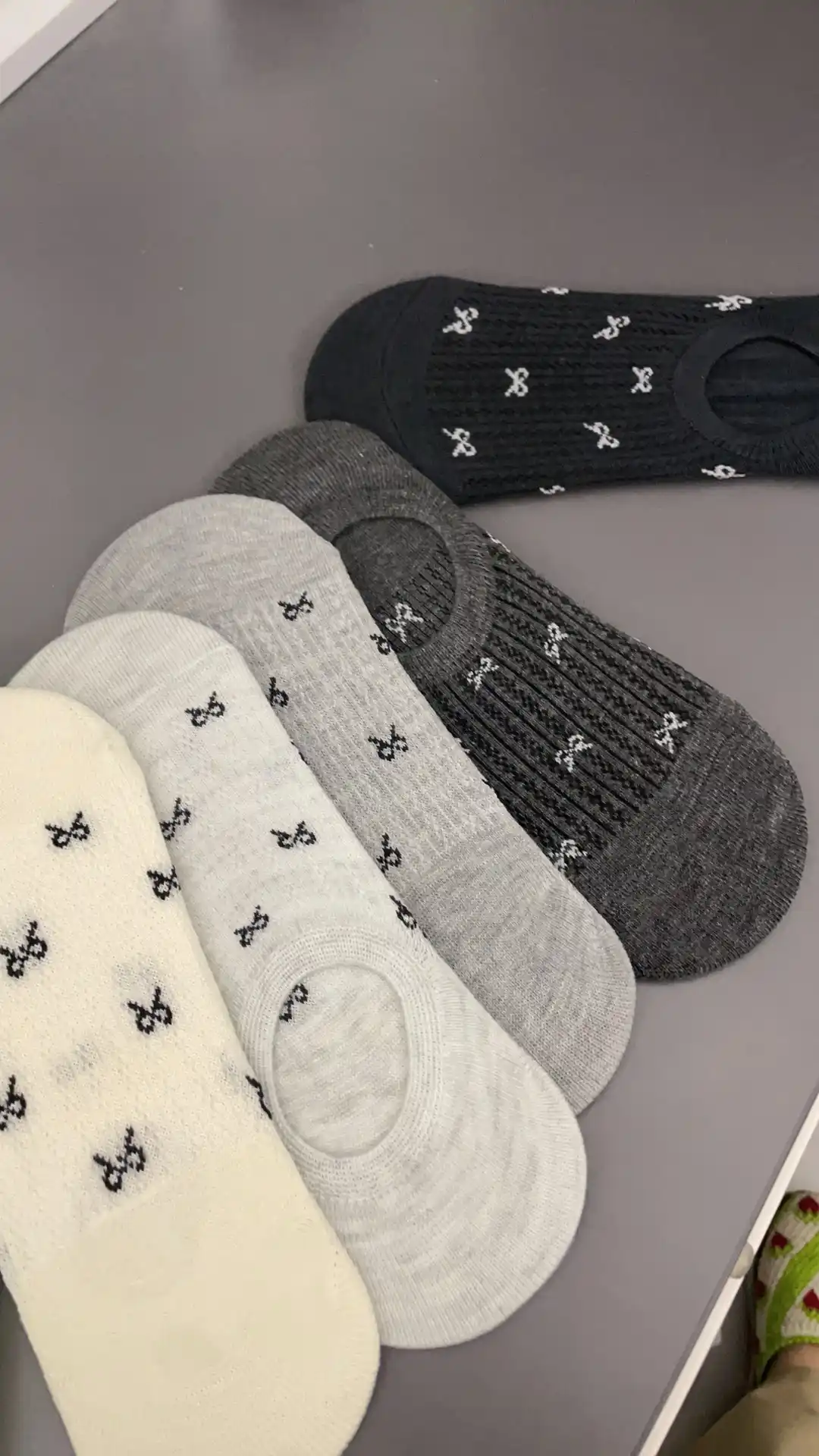 Ayollar uchun ko‘rinmas yuqa paypoq to‘plami