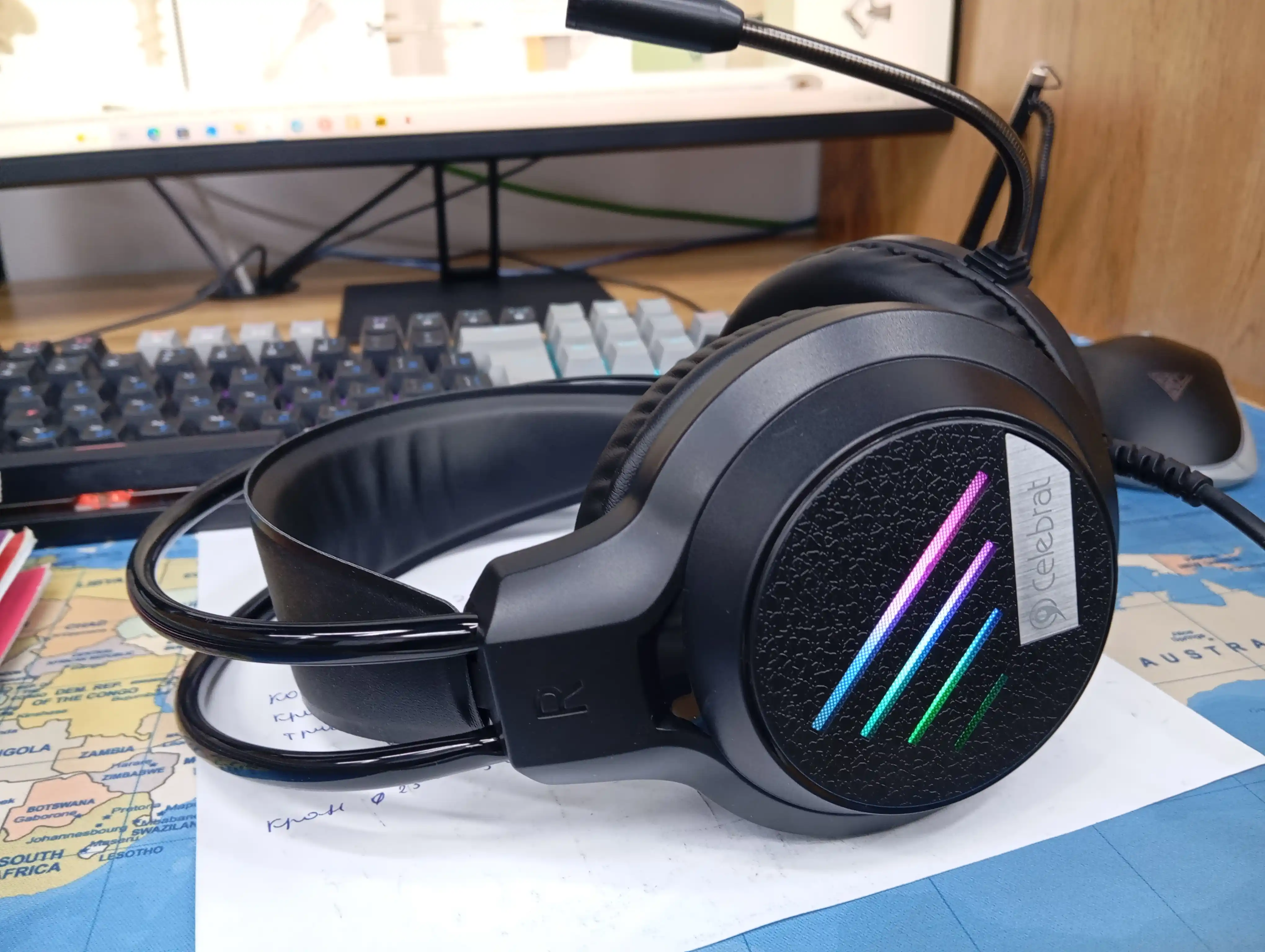 O'yin uchun quloqchin Celebrat GM-2, mikrofonli, RGB chiroqli, 3.5 mm / USB