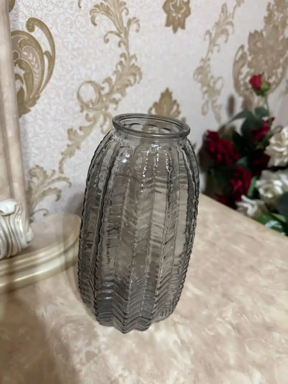 Interyer va uy uchun dekorativ shisha gul vaza