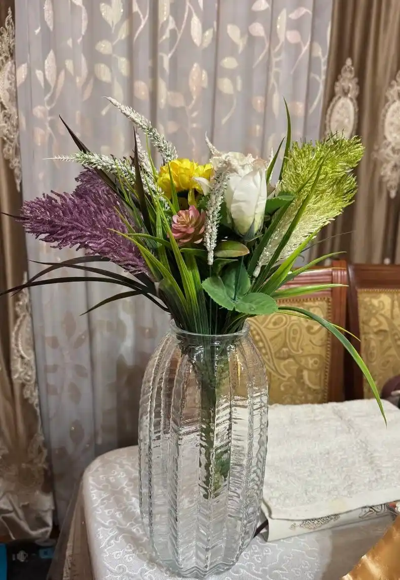 Interyer va uy uchun dekorativ shisha gul vaza