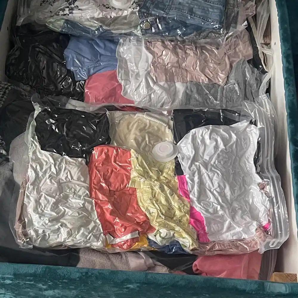 Kiyimlar uchun vakuum paketlar, 5 dona toʻplam, qoʻl nasosi bilan