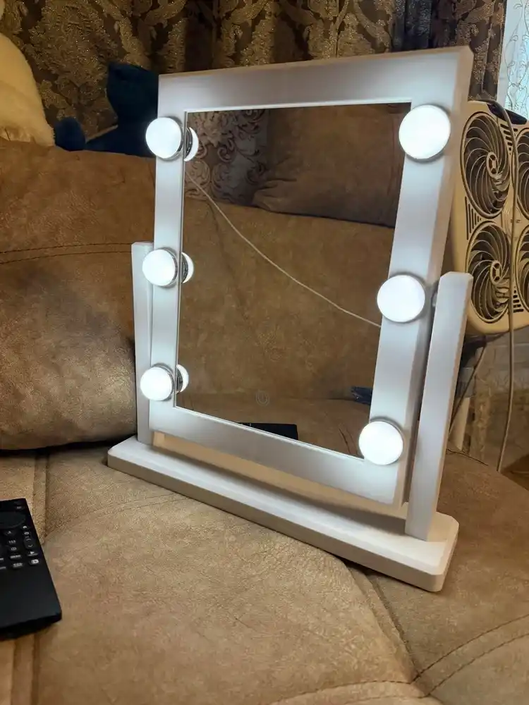 Stol ustiga qoʻyiladigan yoritgichli kosmetik koʻzgu, 6 LED chiroq, sensorli