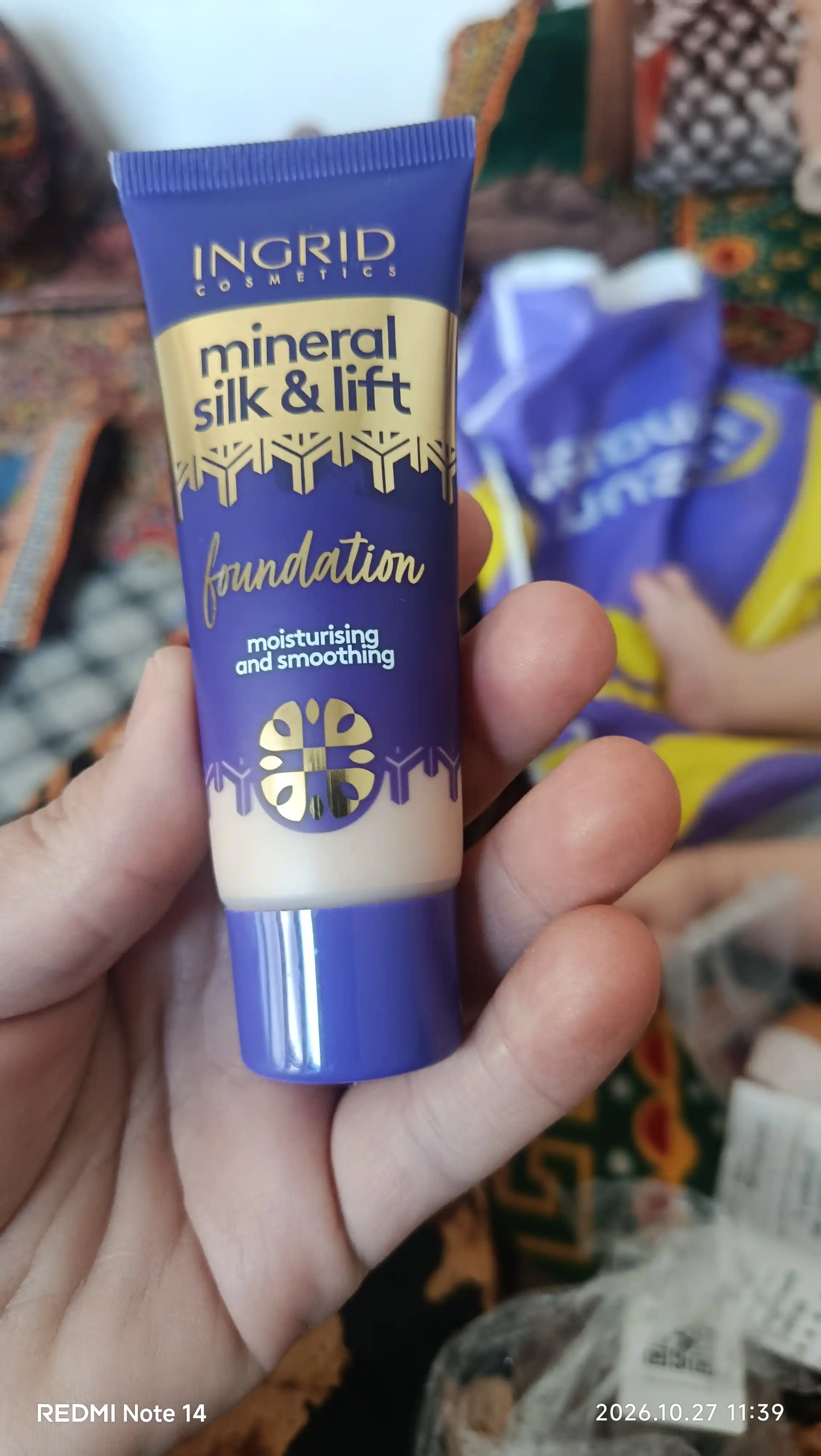 Ingrid Tonal krem Mineral Silk & Lift yuz uchun