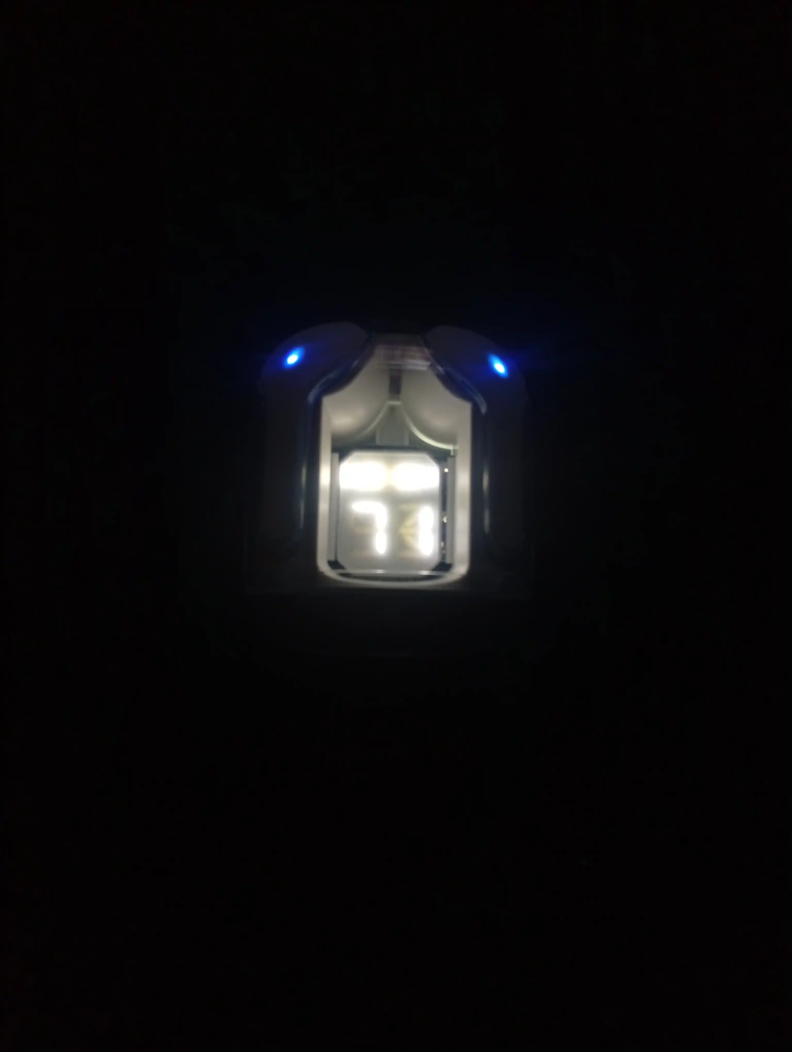 LEDdispleyvaTypeCquvvatlashqutisibilanjihozlangansimsizTWSAIBT Bluetooth 5.3 quloqchinlari