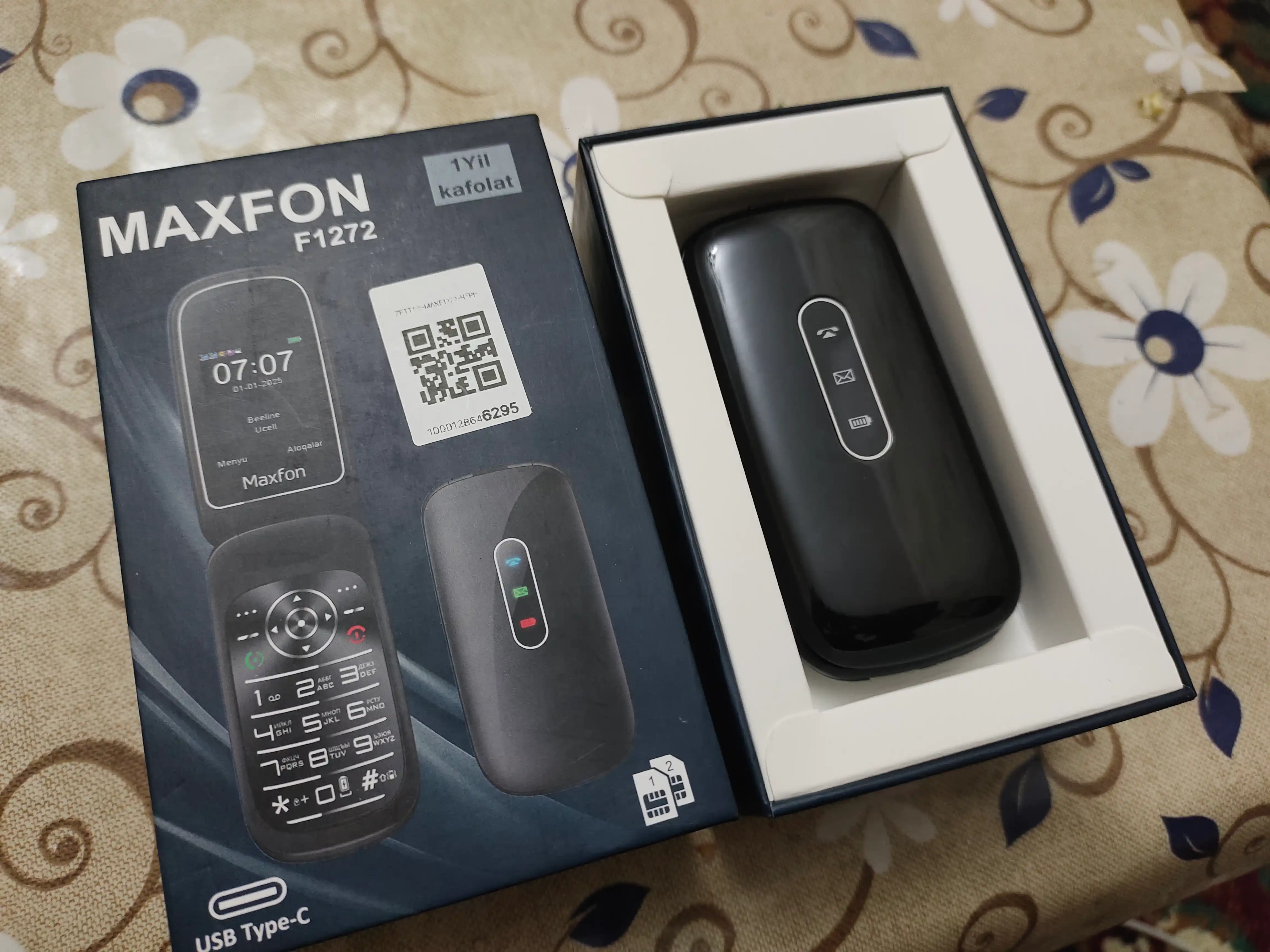 Maxfon F1272 раскладной телефон