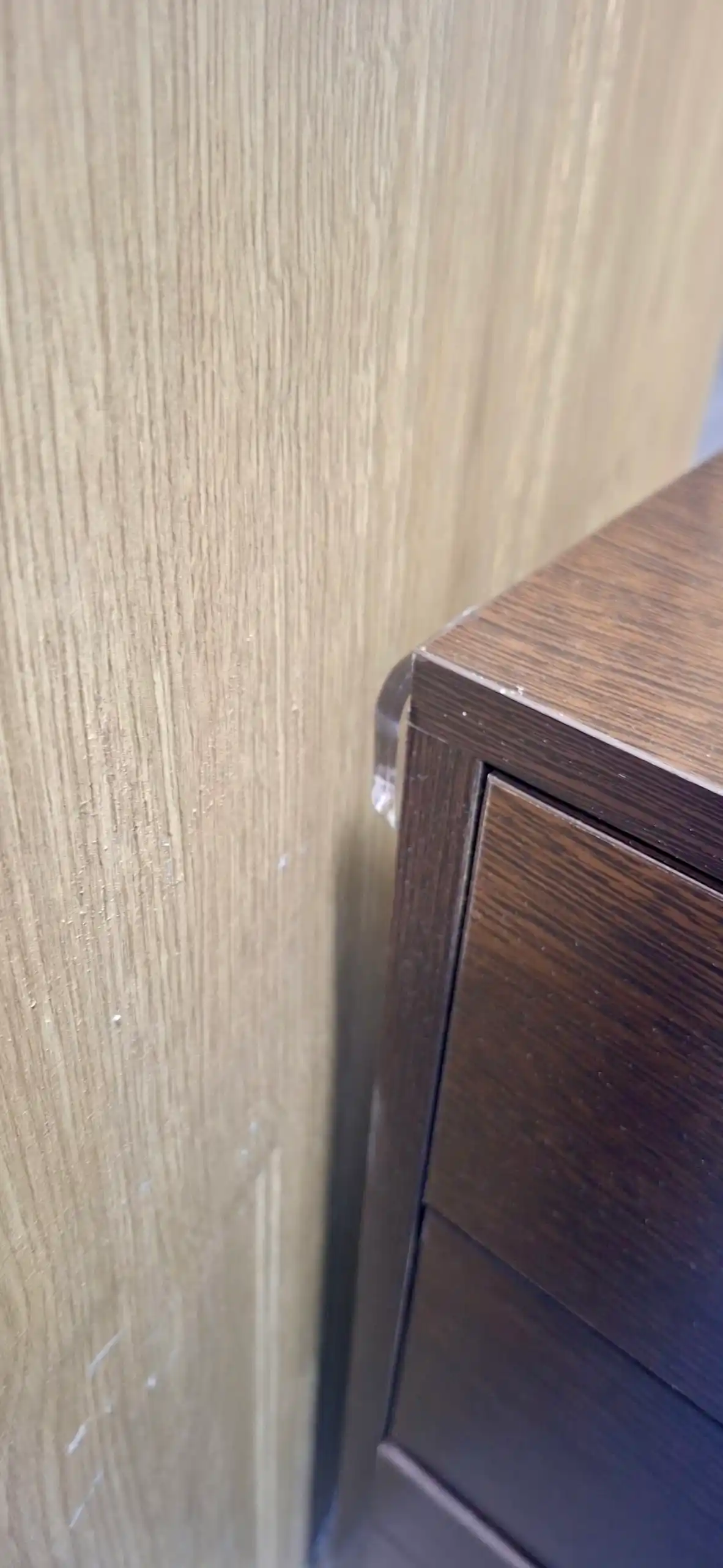 Shaffof  silikon eshik cheklagichi, kvadrat