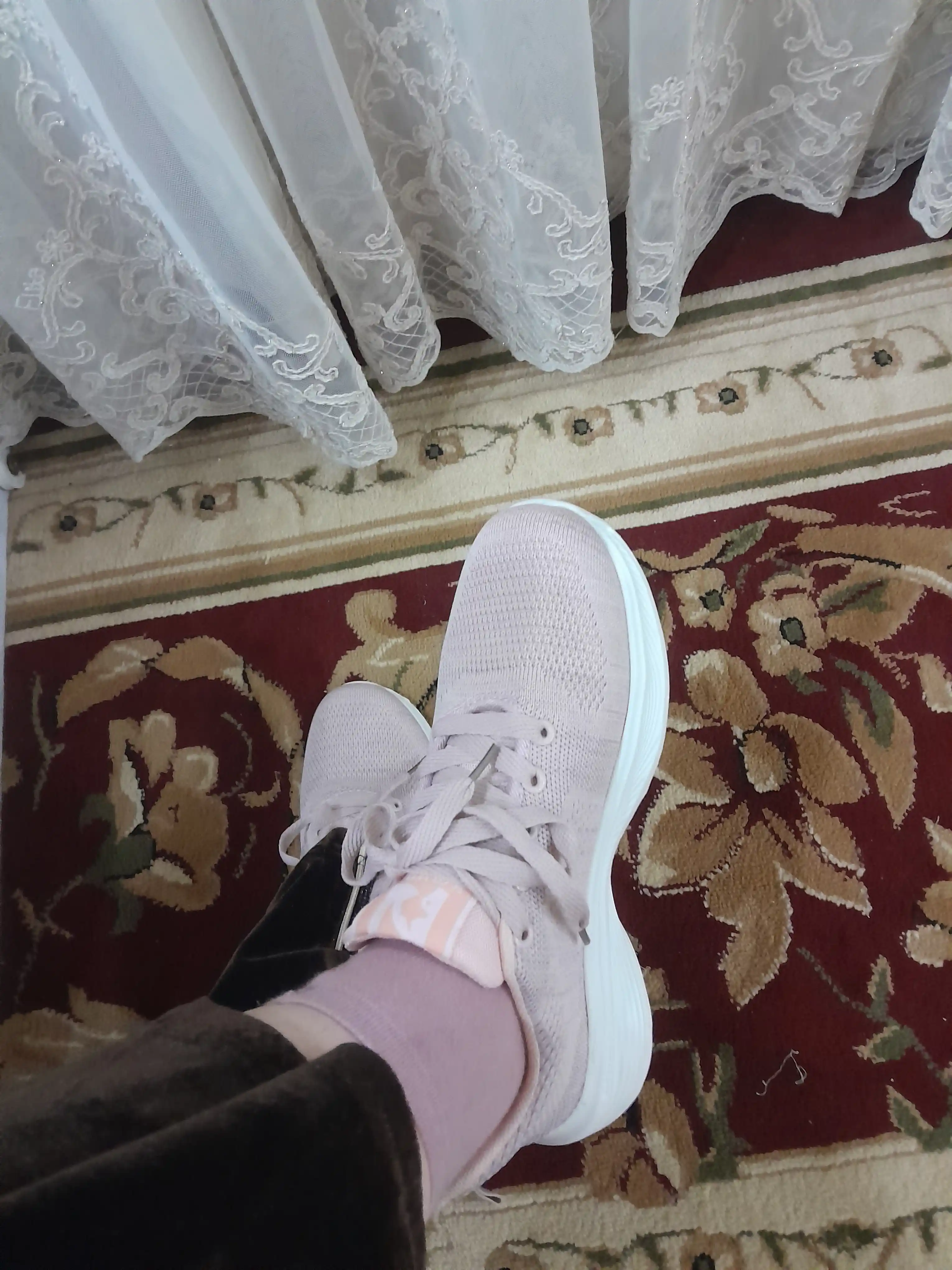 Женские кроссовки весенний и летние 