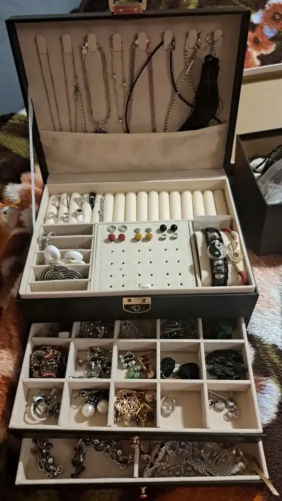 Zargarlik buyumlari uchun katta quti, 3 qavatli, qulfli, bijuteriya organayzeri