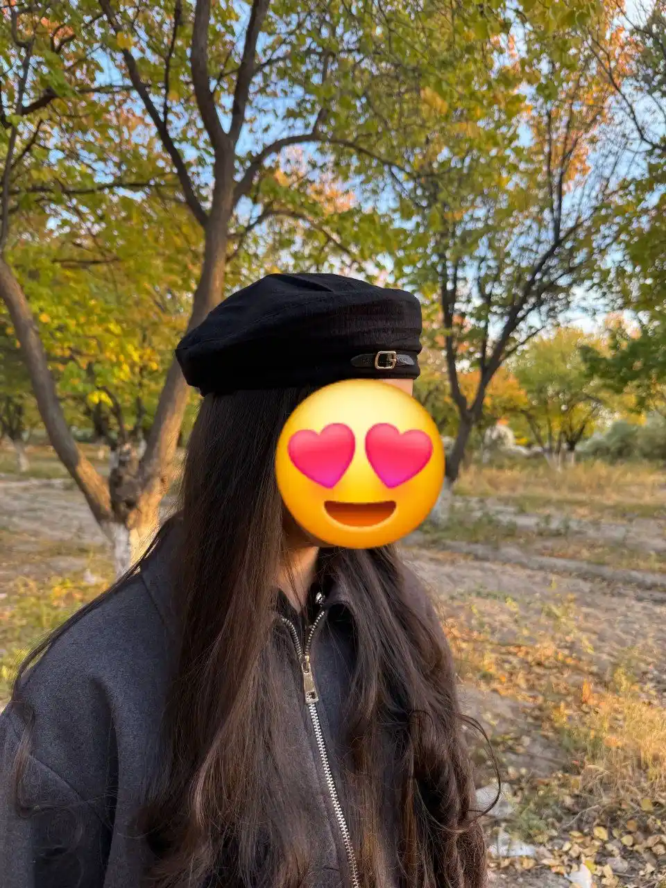 Ayollar uchun kuzgi beret, shapka