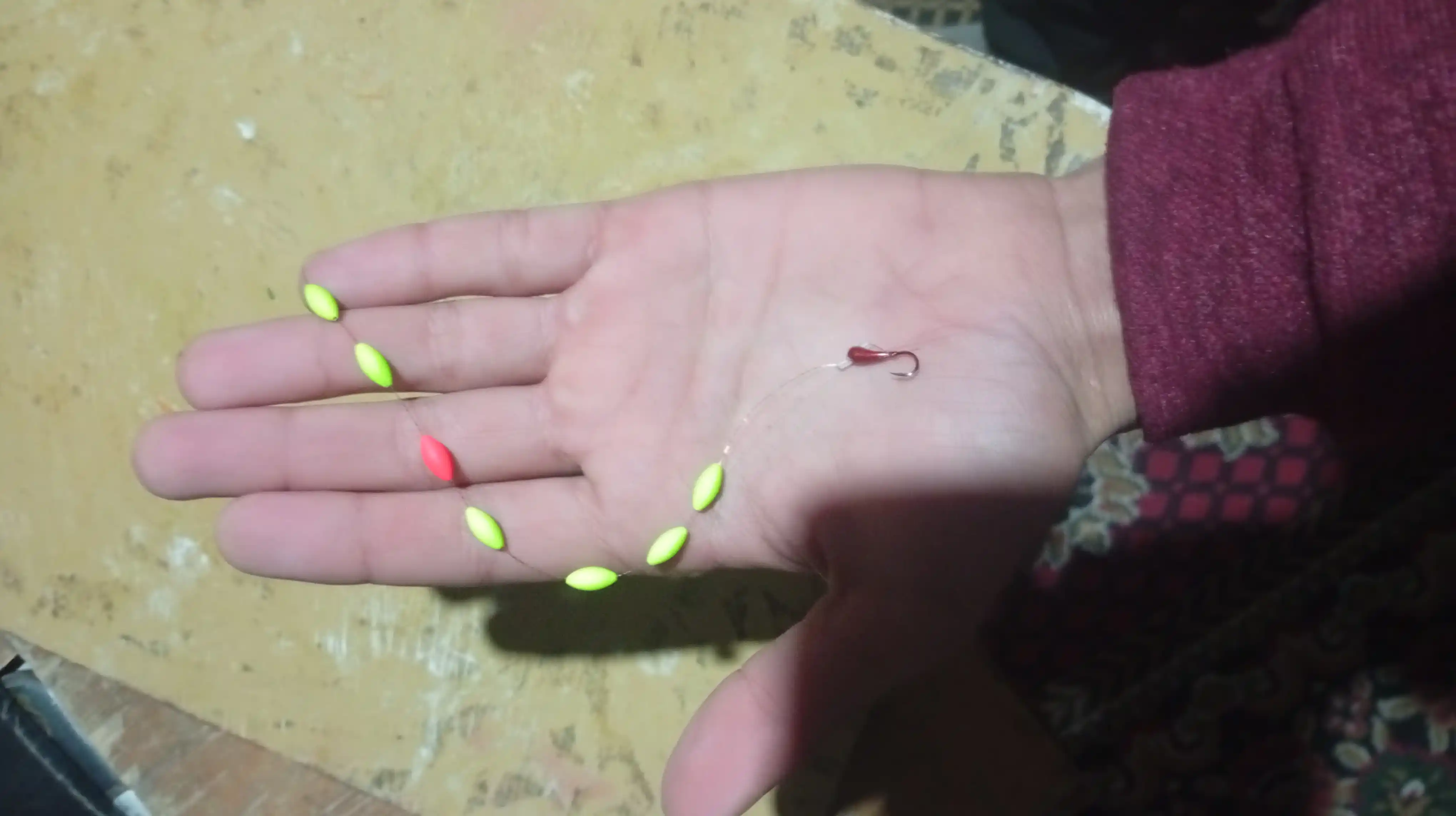 Qalqovuchli va qarmoqli baliq ovlash to‘plami
