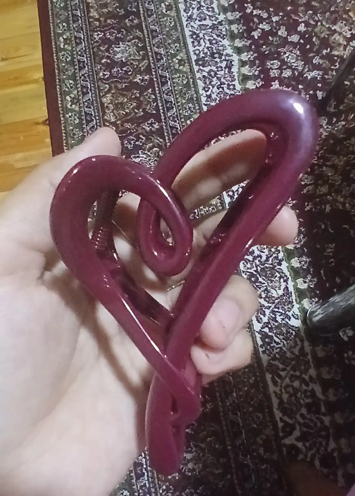 Soch uchun qisqich, burgundi krabik