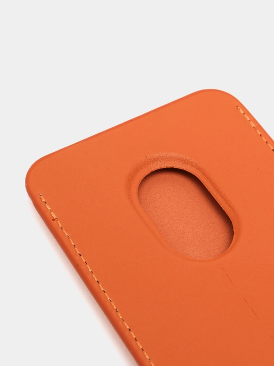 IPhone uchun MagSafe qo‘llab-quvvatlanadigan logotipli charm kartxolder